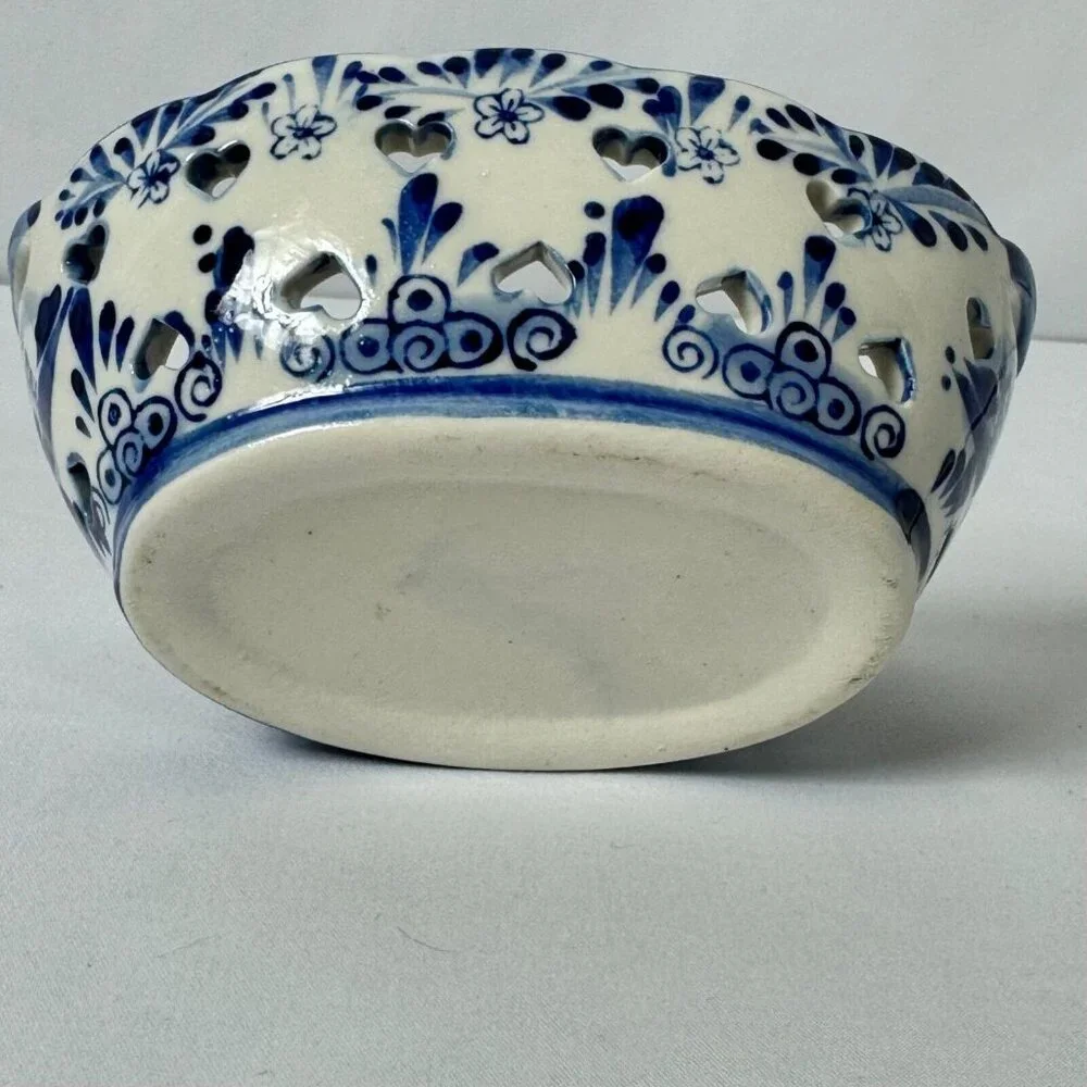 Small‎ Delft Blue Ceramic Basket Trinket Dish Windmill Hearts Holland Cobalt